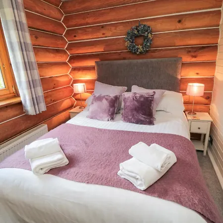 The Log At Irton Manor 펜션