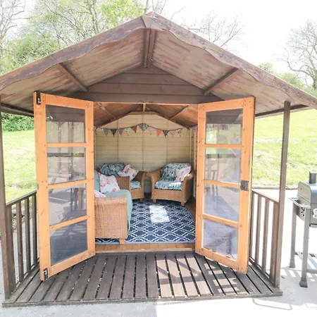 펜션 The Log At Irton Manor 스카버러