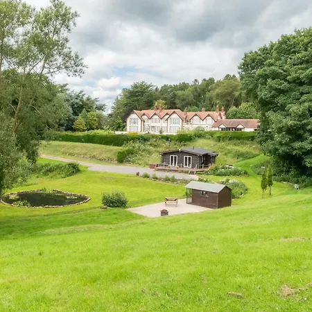 The Log At Irton Manor 펜션